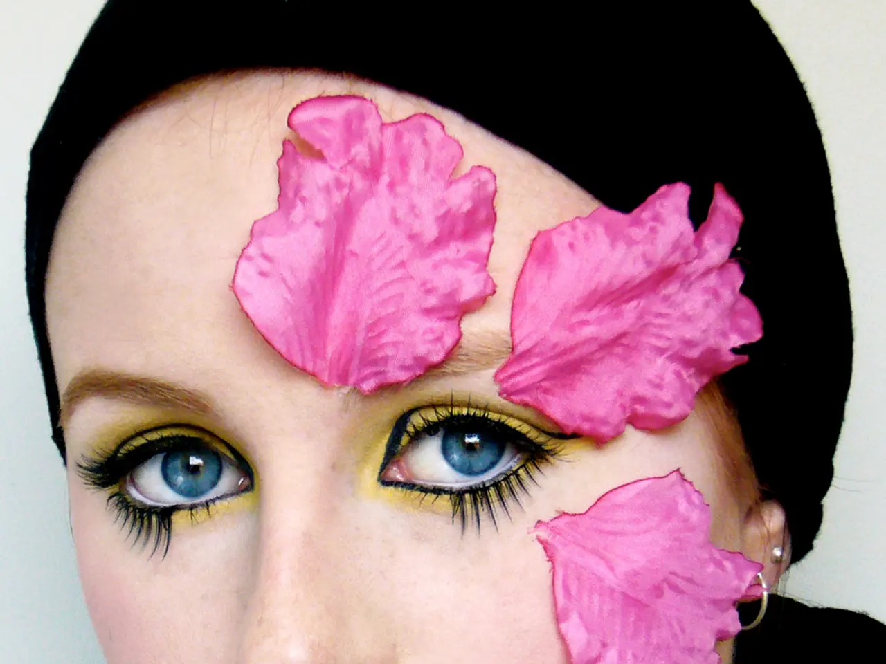 Lili Reinhart Reveals Her Strategies for Concealing Acne at Red Carpet Events, and Unveils How...