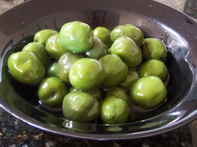 Is there a nutrition distinction between extra virgin olive oil and regular olive oil?