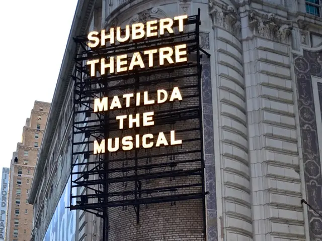 Driver abruptly slows down, causing infant to be ejected from stroller