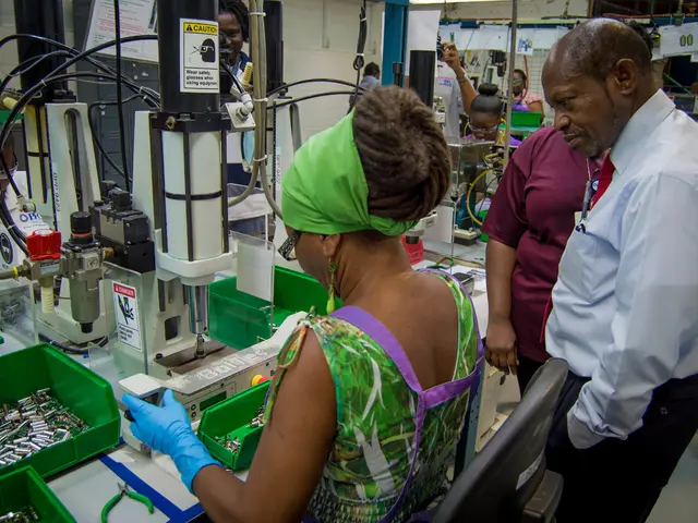 Demonstration of Labotek's Machine Array at Med-Tech Expo Unveiled