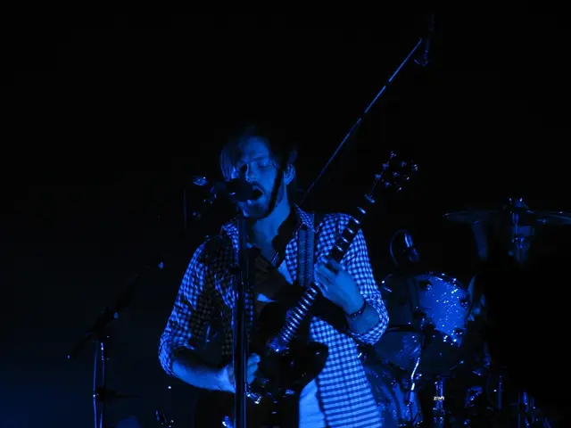 Singer Justin Timberlake publicly shares his struggle with Lyme disease.