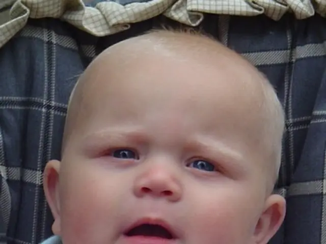 Infant Delivered at Supermarket Entrance in Sertã