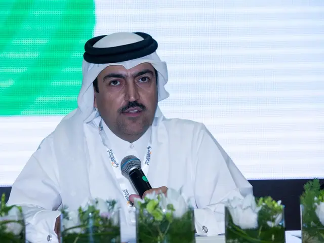 Cancer Survivor Presents Emotional Wedding Gift to Doctor: Moving Photos Shared Online