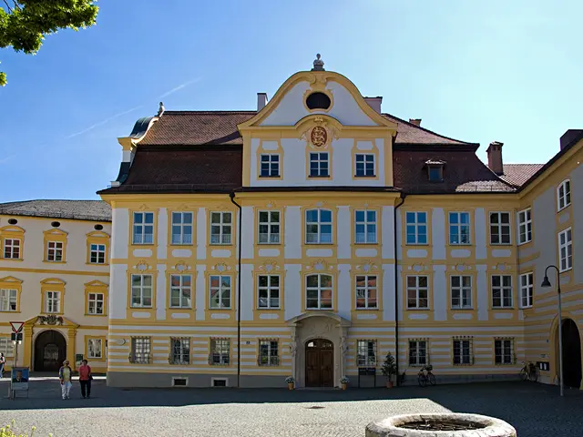 Discussion on the escalating hardship among the elderly in Saarland