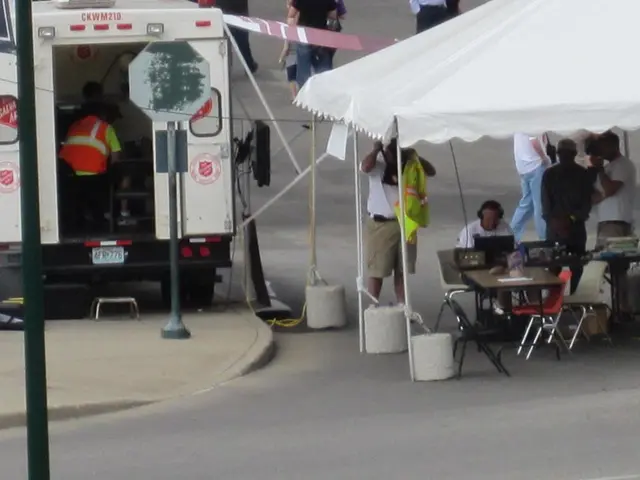 Time-Critical City Navigation: Expediting Access to Defibrillators