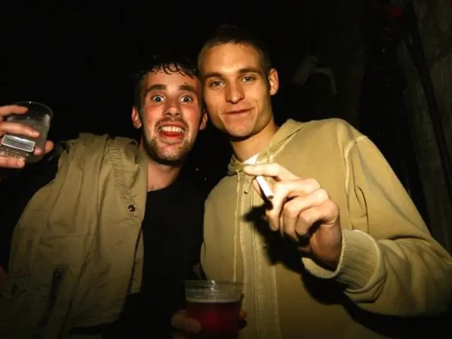 Difference Between Distillate and Live Resin, Along with Other Extracts in Cannabis Production